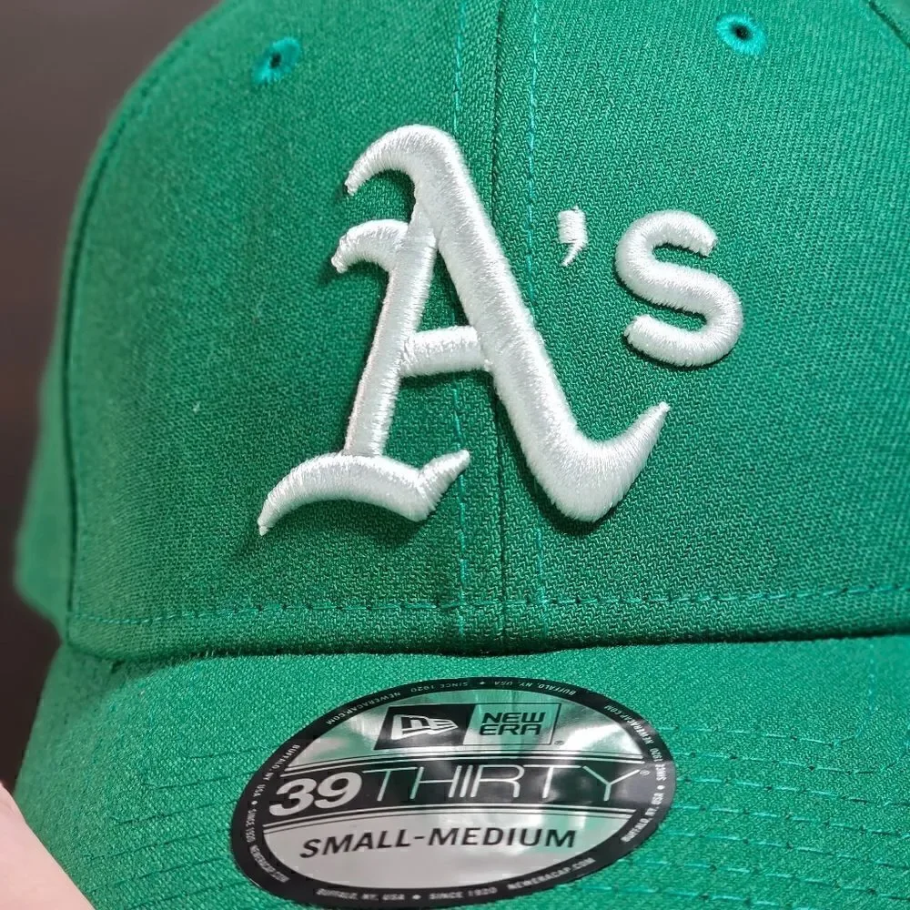 New Era Oakland Athletic's Fitted Hat Cap Green White 39Thirty Medium Unisex New